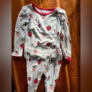 Kyte Baby strawberry Toddler Long Sleeved Pajama Set